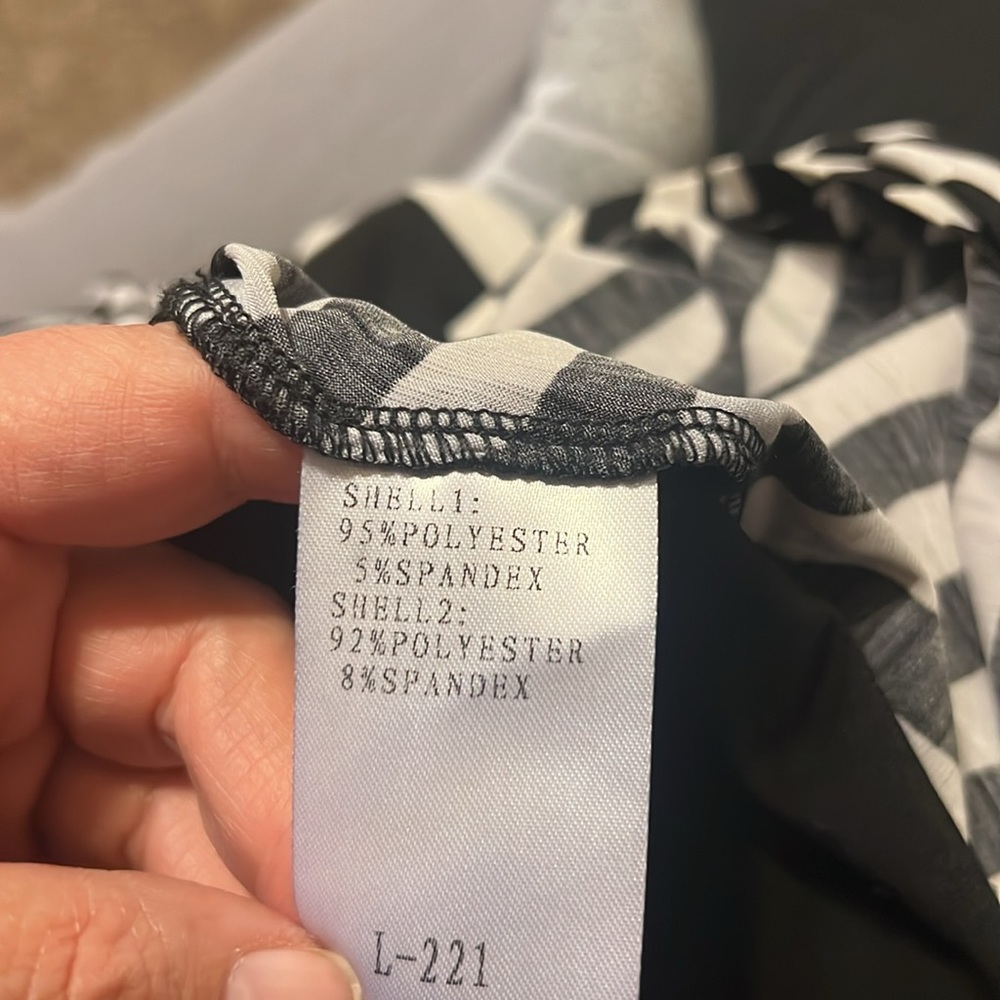 IOR Paris geometric tunic. 3/4 sleeve. - Picture 10 of 10